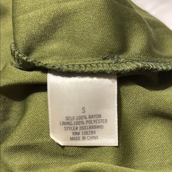 Francesca’s Mi Ami Olive Floral Print Flowy Sleeve Romper - Picture 10 of 10